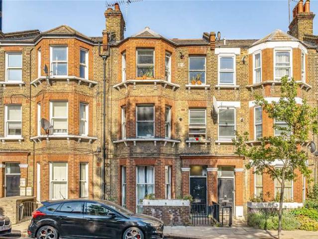 Flat for sale in Kentish Town, Greater London