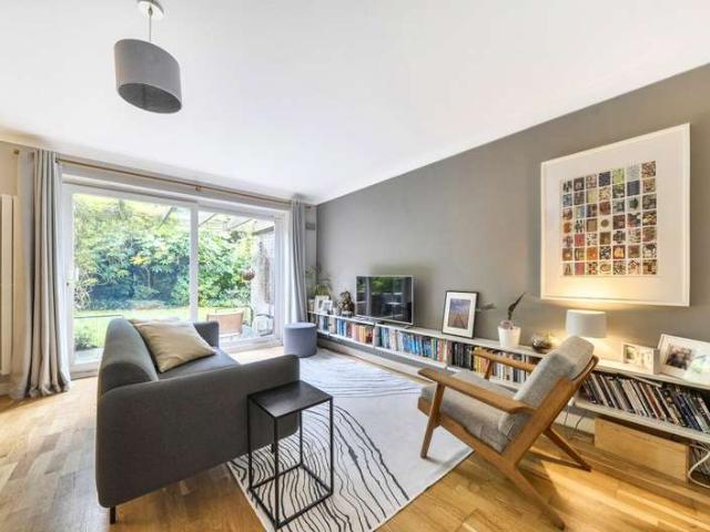 Flat for sale in London Borough of Croydon, Greater London
