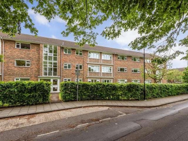 Flat for sale in Chichester, Littlecote