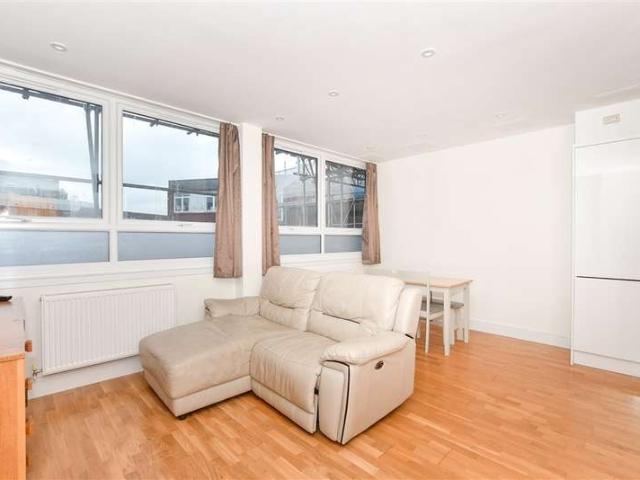 Flat for sale in Blackwell, Perryfields
