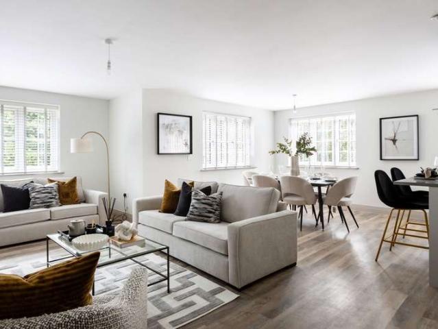 Flat for sale in Walton On The Hill, Red Hill