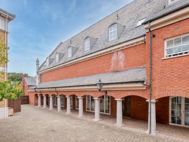 Flat for sale in Shirley, West Midlands