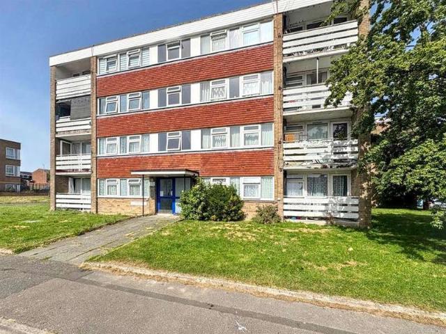 Flat for sale in Eastbourne, East Sussex