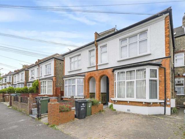 Flat for sale in London Borough of Lewisham, Greater London