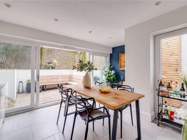 Flat for sale in Hammersmith, Greater London