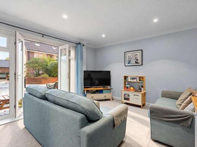 Flat for sale in Leatherhead, Mole Valley