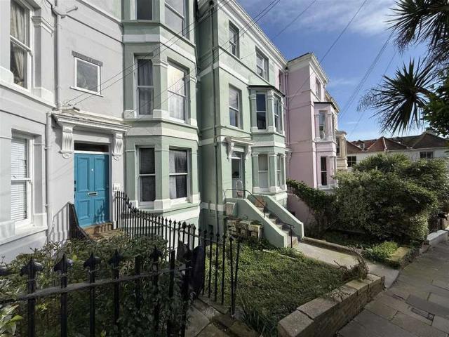 Flat for rent in Old Town, Guestling Green
