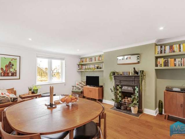 Flat for sale in Holloway, Lower Holloway