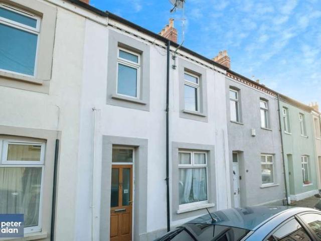 Flat for sale in Saltmead, Falcon Lodge
