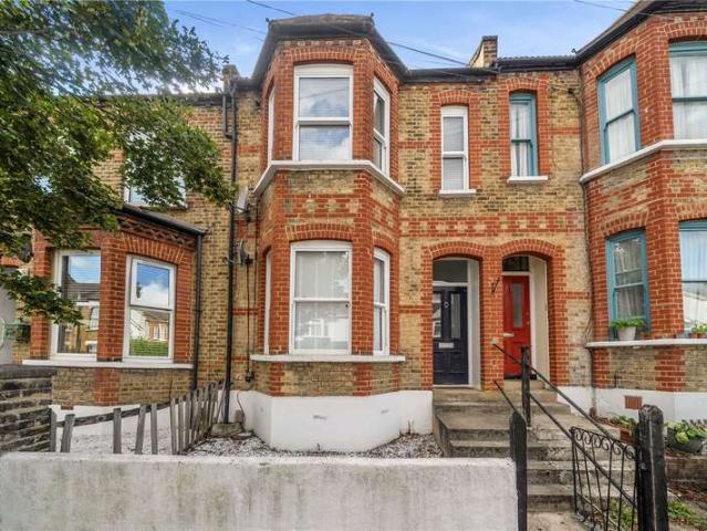 Flat for sale in London Borough of Croydon, Greater London