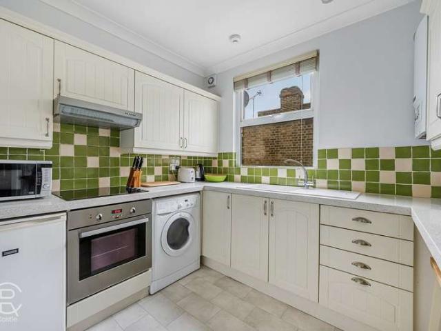 Flat for sale in London Borough of Ealing, Hanwell