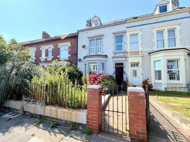 Flat for sale in Whitley Bay, North Tyneside