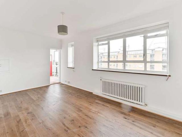 Flat for sale in Pimlico, Churchill Gardens Estate