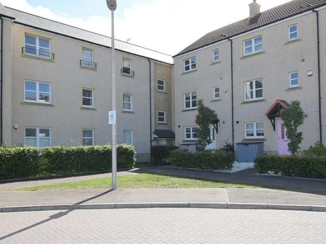 Flat for sale in Millerhill, Scotland