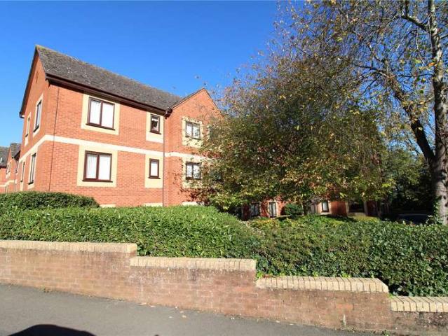 Flat for sale in Old Town, Swindon