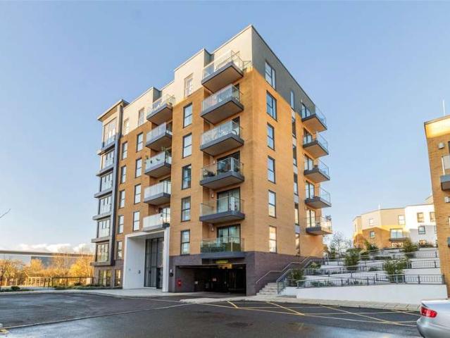Flat for sale in Kennet Island, Reading