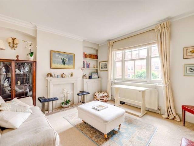Flat for sale in West Kensington, Greater London
