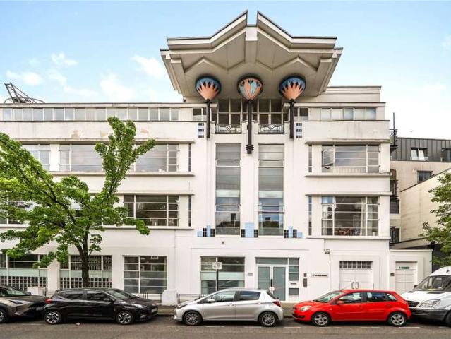 Flat for sale in Paddington, Greater London