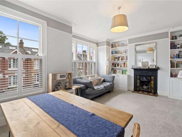 Flat for sale in Streatham Hill, Greater London