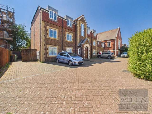 Flat for sale in Central, Heathlands