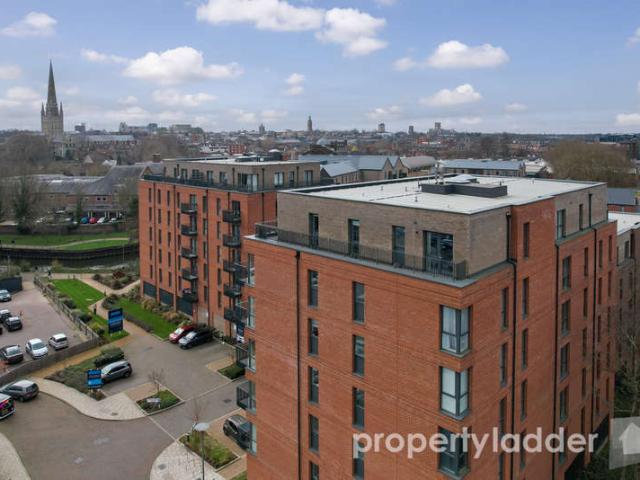 Flat for sale in East Bank, Norfolk