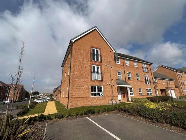 Flat for sale in Peacehaven, Iford