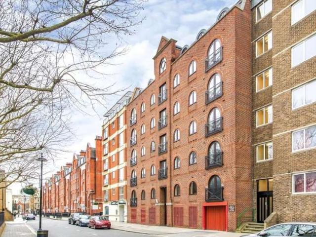 Flat for sale in Westminster, Greater London