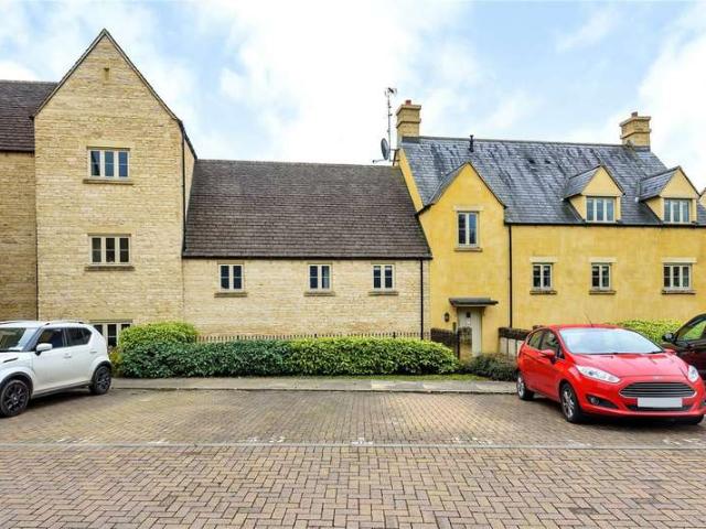 Flat for sale in Fossebridge, Gloucestershire