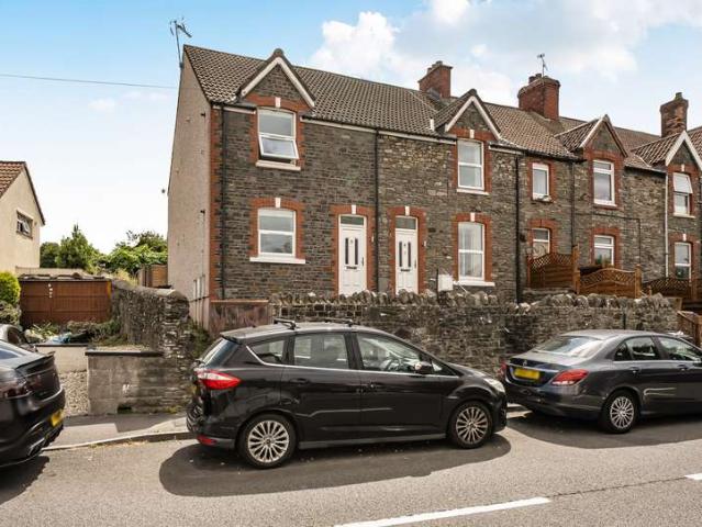 Flat for sale in Kingswood, Cadbury Heath