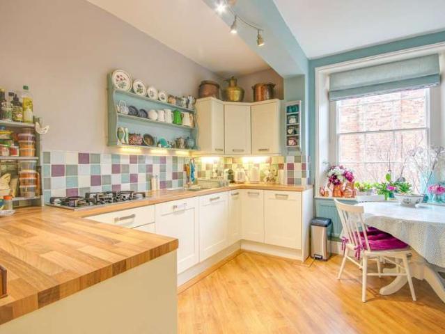 Flat for sale in Gloucester, Gloucestershire