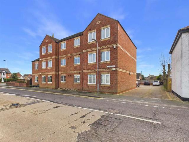 Flat for sale in Sutton-on-Sea, East Lindsey