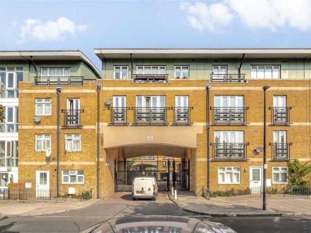 Flat for sale in Bromley-by-Bow, Greater London
