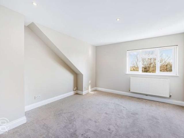Flat for sale in London Borough of Ealing, Hanwell