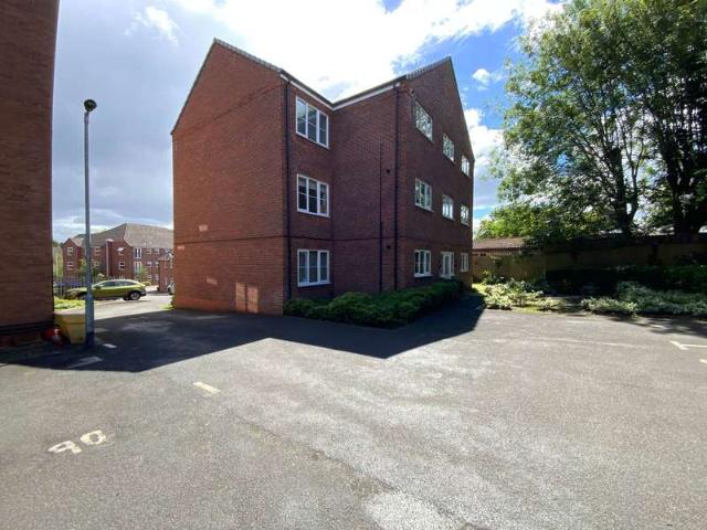 Flat for sale in Halesowen, West Midlands