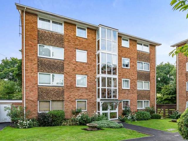 Flat for rent in Ruislip, London Borough of Hillingdon