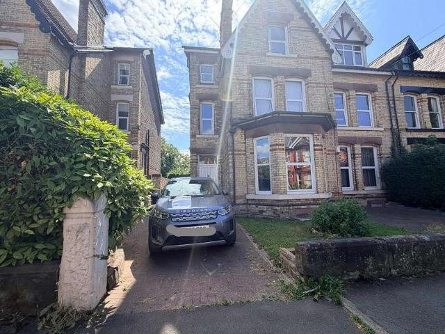 Flat for rent in Garston, Calderstones