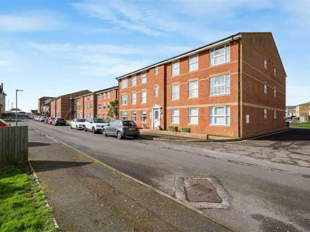 Flat for sale in Seaford, Lewes