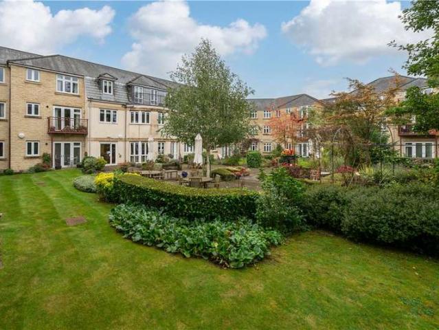Flat for sale in Westfield, Guiseley