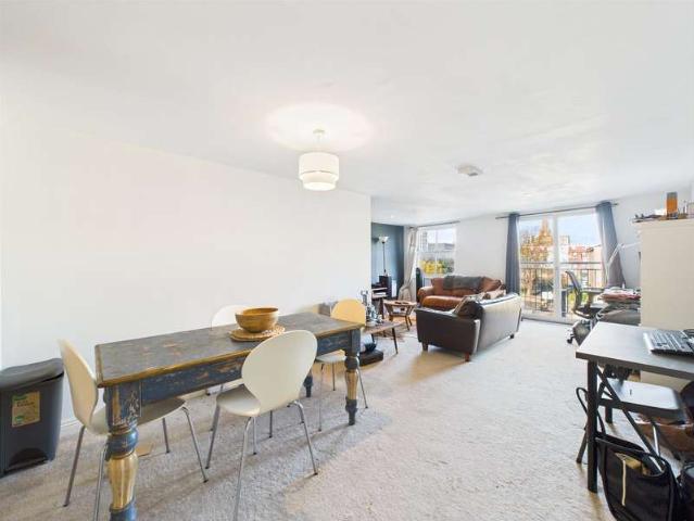 Flat for sale in Redcliffe, Feckenham