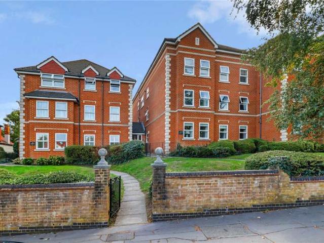 Flat for sale in London Borough of Croydon, Greater London