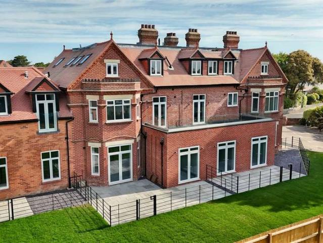 Flat for sale in Wick, Bournemouth