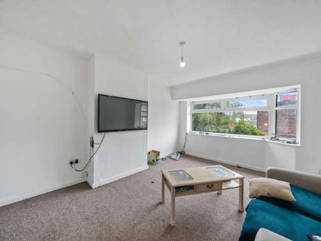 Flat for sale in St. Helens, New Bold