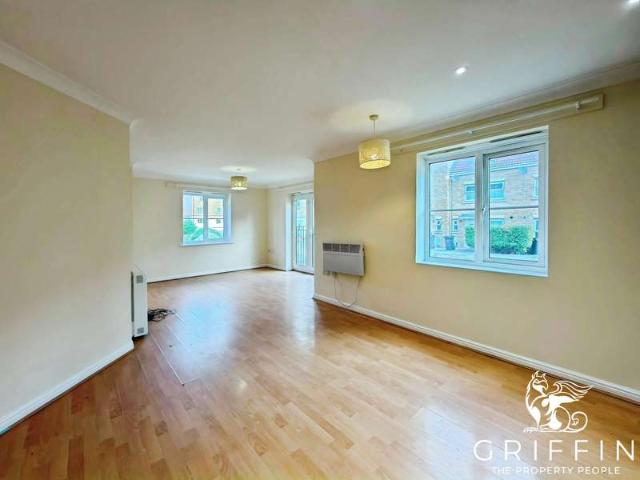 Flat for rent in Purfleet, Essex