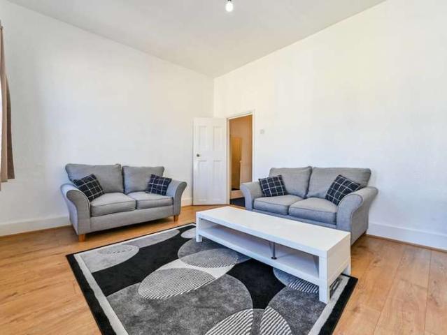 Flat for sale in Tottenham, London Borough of Haringey