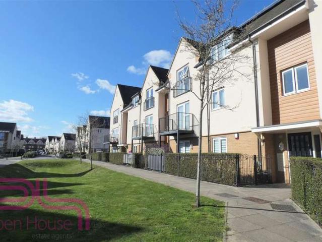 Flat for sale in London Borough of Hillingdon, Greater London
