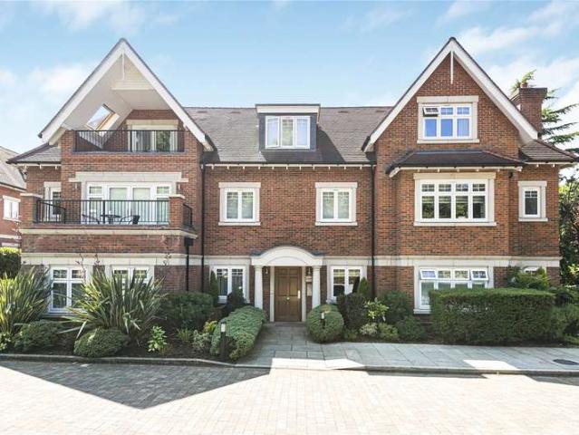 Flat for sale in Cockfosters, Greater London