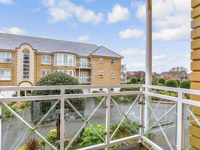 Flat for sale in Rustington, Clapham