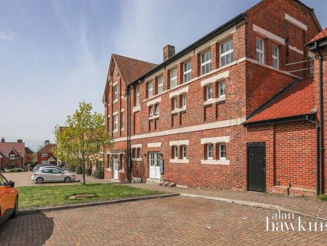 Flat for sale in Vastern, Wiltshire