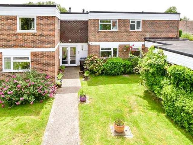 Flat for sale in Littlecote, West Sussex