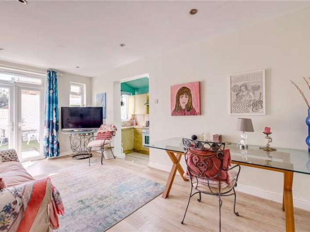 Flat for sale in Hammersmith, Greater London